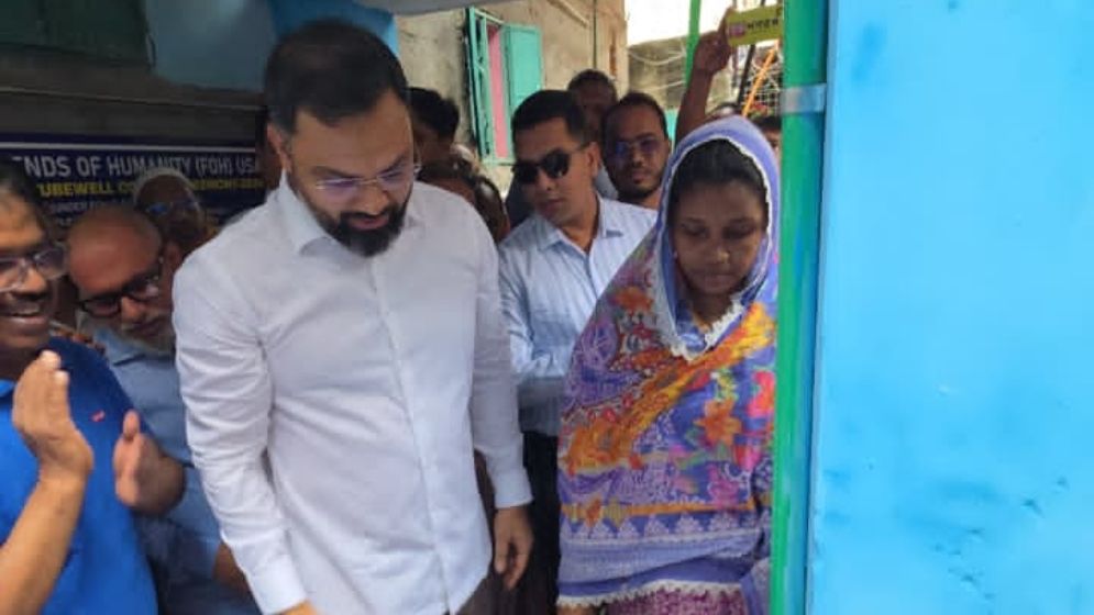 পল্লবীর উর্দুভাষী ক্যাম্পে গভীর নলকূপ উদ্বোধন, বিশুদ্ধ পানির উদ্যোগ প্রতিমন্ত্রীর