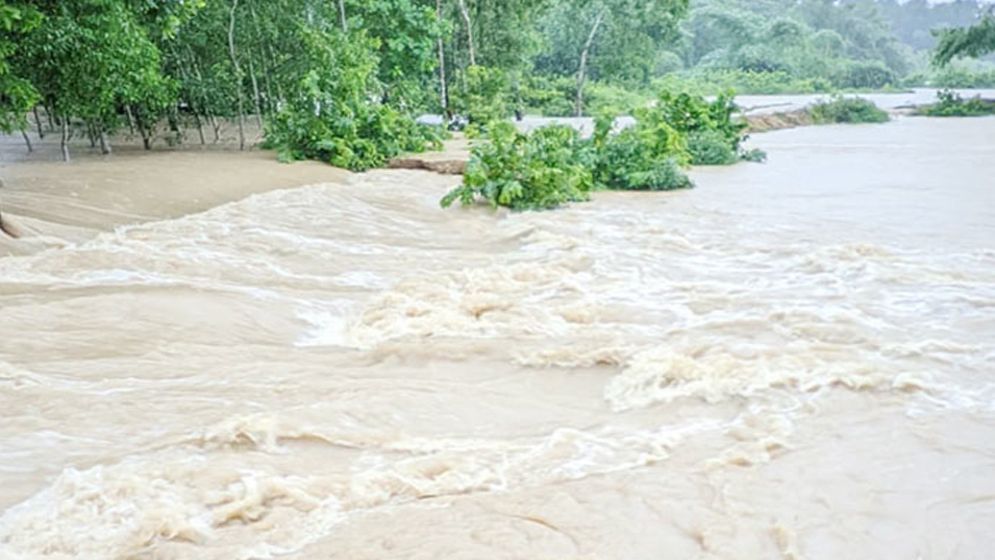 ১০ জেলায় বন্যার আশঙ্কা, বিপৎসীমার ওপরে উঠতে পারে ৮ নদীর পানি