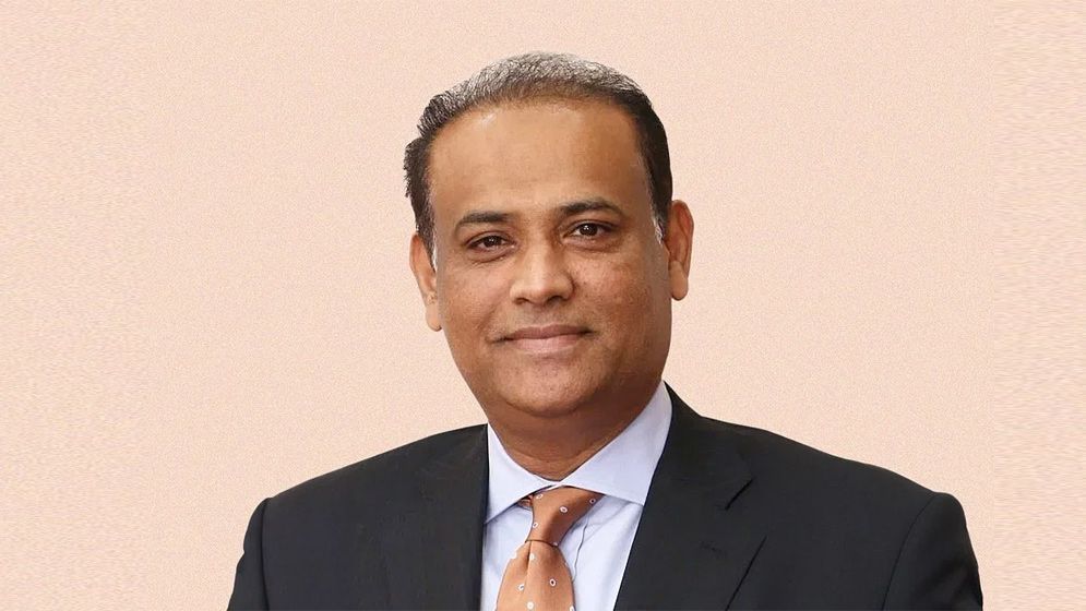 সাবেক ভূমিমন্ত্রীর গুলশানের ফ্ল্যাটে মিলল দেড় হাজারের বেশি বিলাসপণ্য