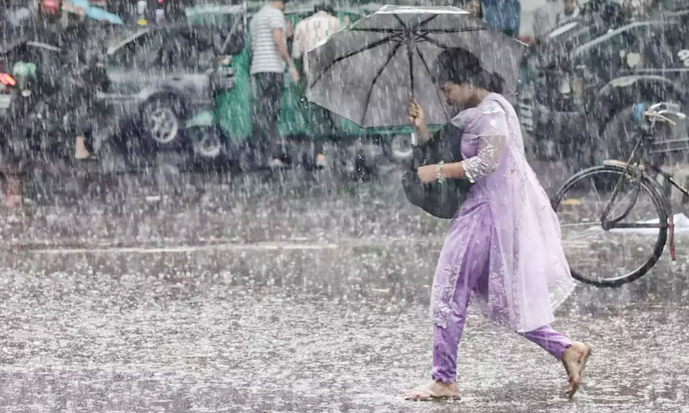 দেশের বিভিন্ন অঞ্চলে বৃষ্টির আভাস, ৪ সমুদ্রবন্দরে ৩ নম্বর সতর্কসংকেত