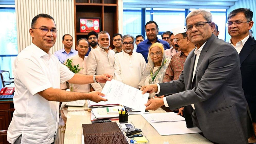 রাষ্ট্রপতি পদে মনোনয়ন পাওয়ায় বিএনপির মহাসচিবের পদ ছাড়লেন মির্জা ফখরুল
