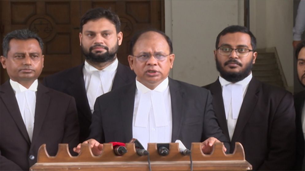 শেখ হাসিনা ভারতে কোন স্ট্যাটাসে আছেন, জানে না বাংলাদেশ