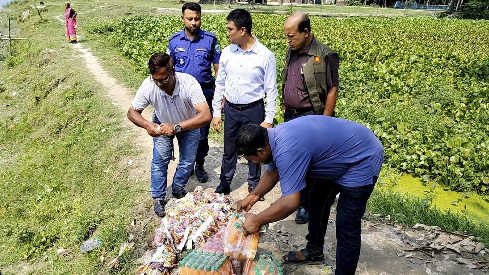 অনুমোদনবিহীন শিশু খাদ্য বিক্রি, কেশবপুরে ব্যবসায়ীকে ২ লাখ টাকা জরিমানা