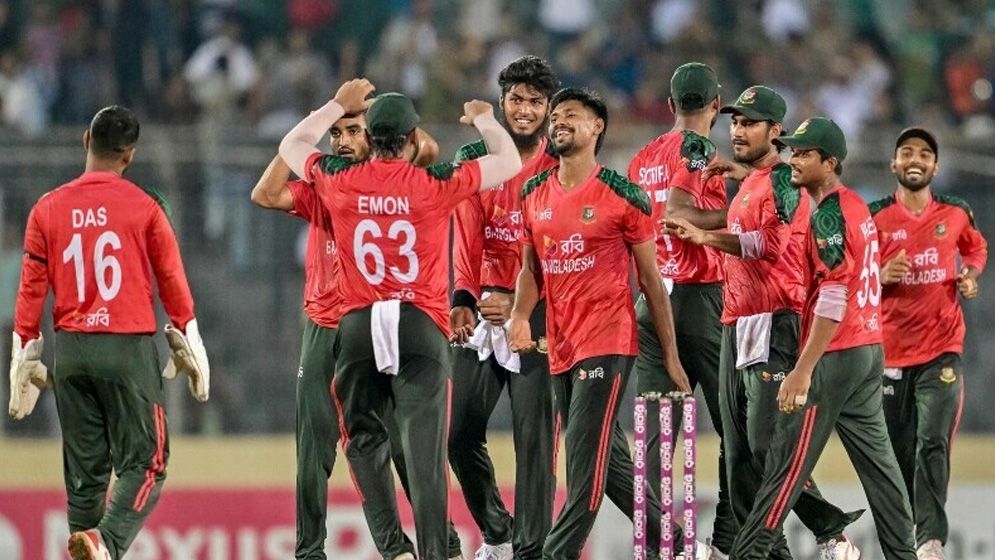 বৃষ্টিতে বাংলাদেশ-মালয়েশিয়া ম্যাচ পরিত্যক্ত, র‍্যাংকিংয়ে ভর করে সেমিফাইনালে বাংলাদেশ