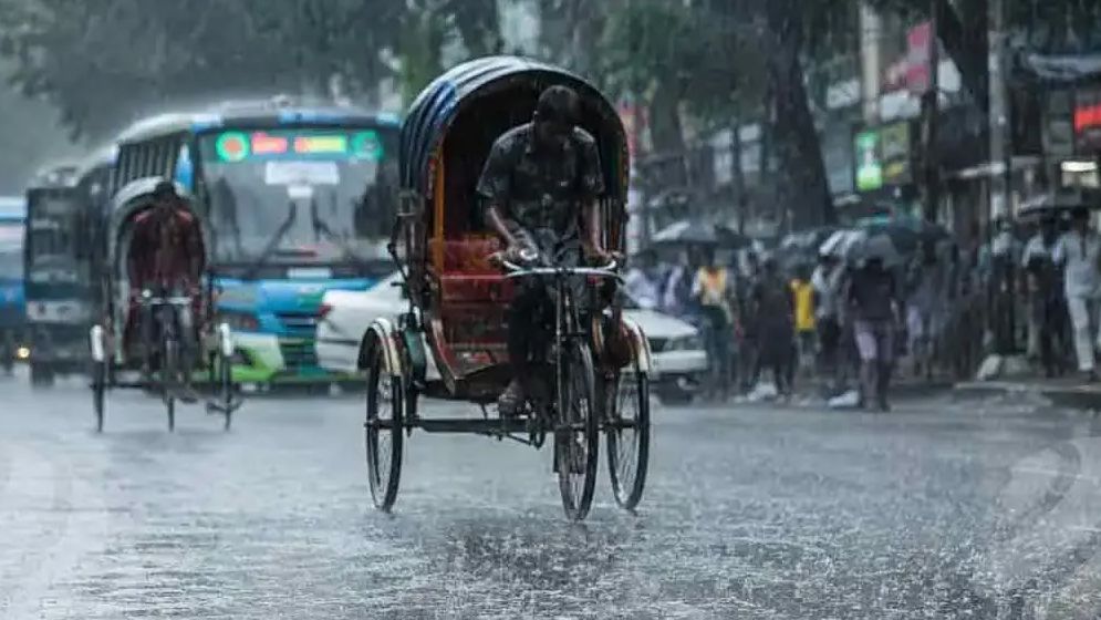 আগামী ২৪ ঘণ্টায় ৪ বিভাগে বৃষ্টির আভাস, কমতে পারে দিনের তাপমাত্রা