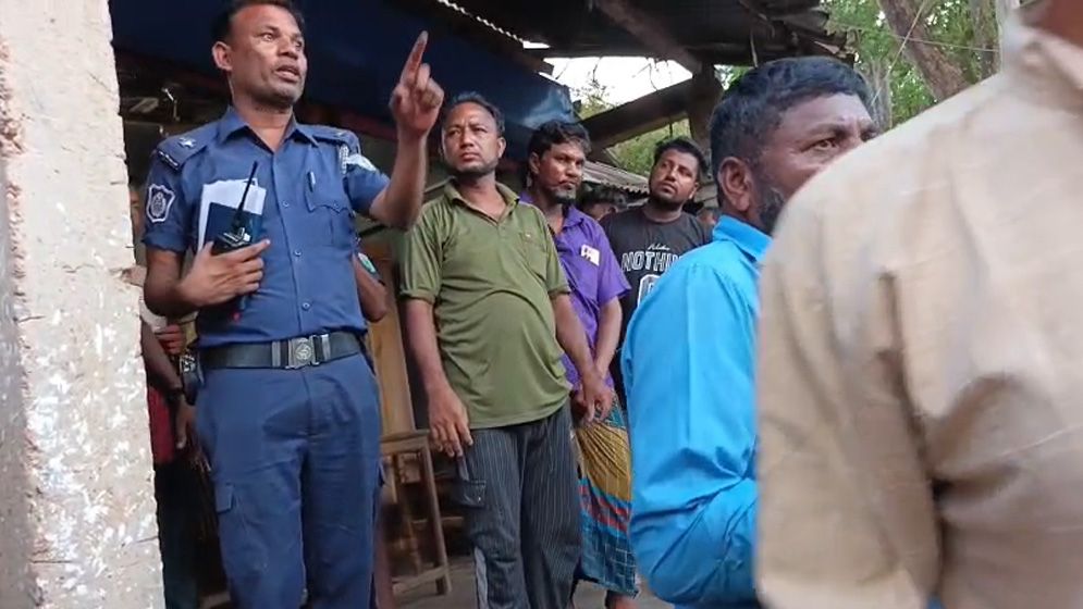 ‘ঘুষ খাওয়ার জন্যই পুলিশের পোশাক পরেছি’ মন্তব্য, এএসআই ক্লোজড