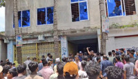 মুরাদনগরে এক পরিবারের ৩ জনকে নৃশংসভাবে হত্যা